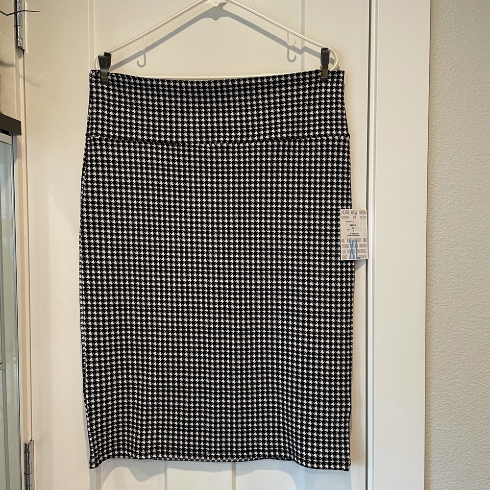 LuLaRoe - Cassie Skirt